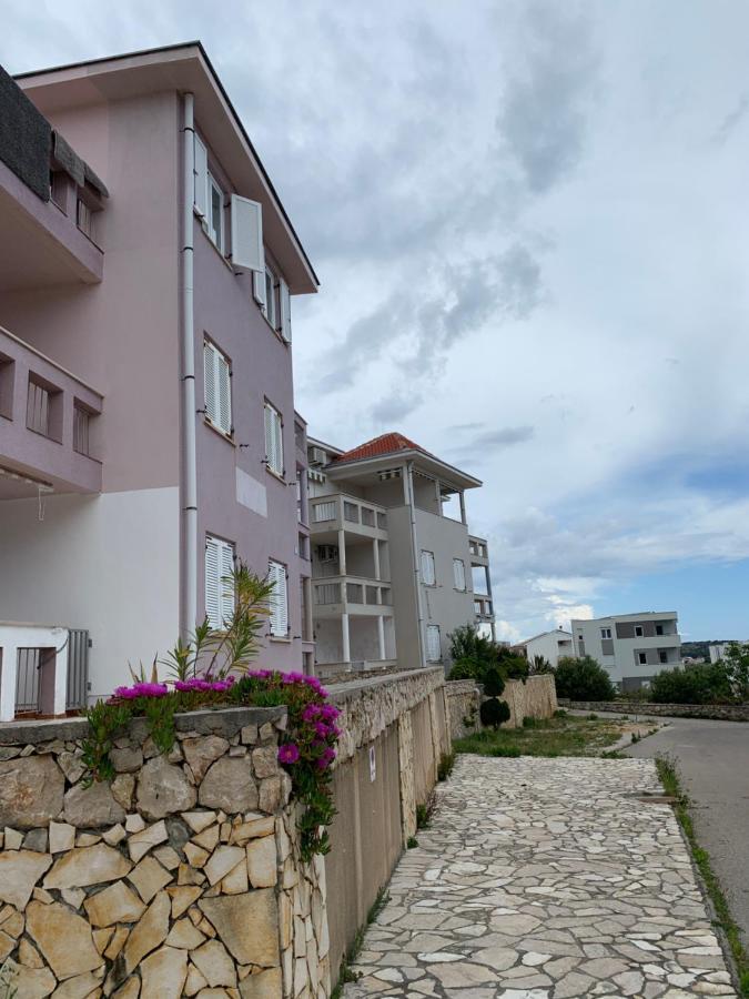 נובליה Apartments Mat מראה חיצוני תמונה