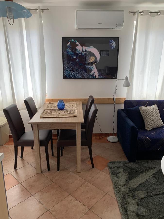 נובליה Apartments Mat מראה חיצוני תמונה