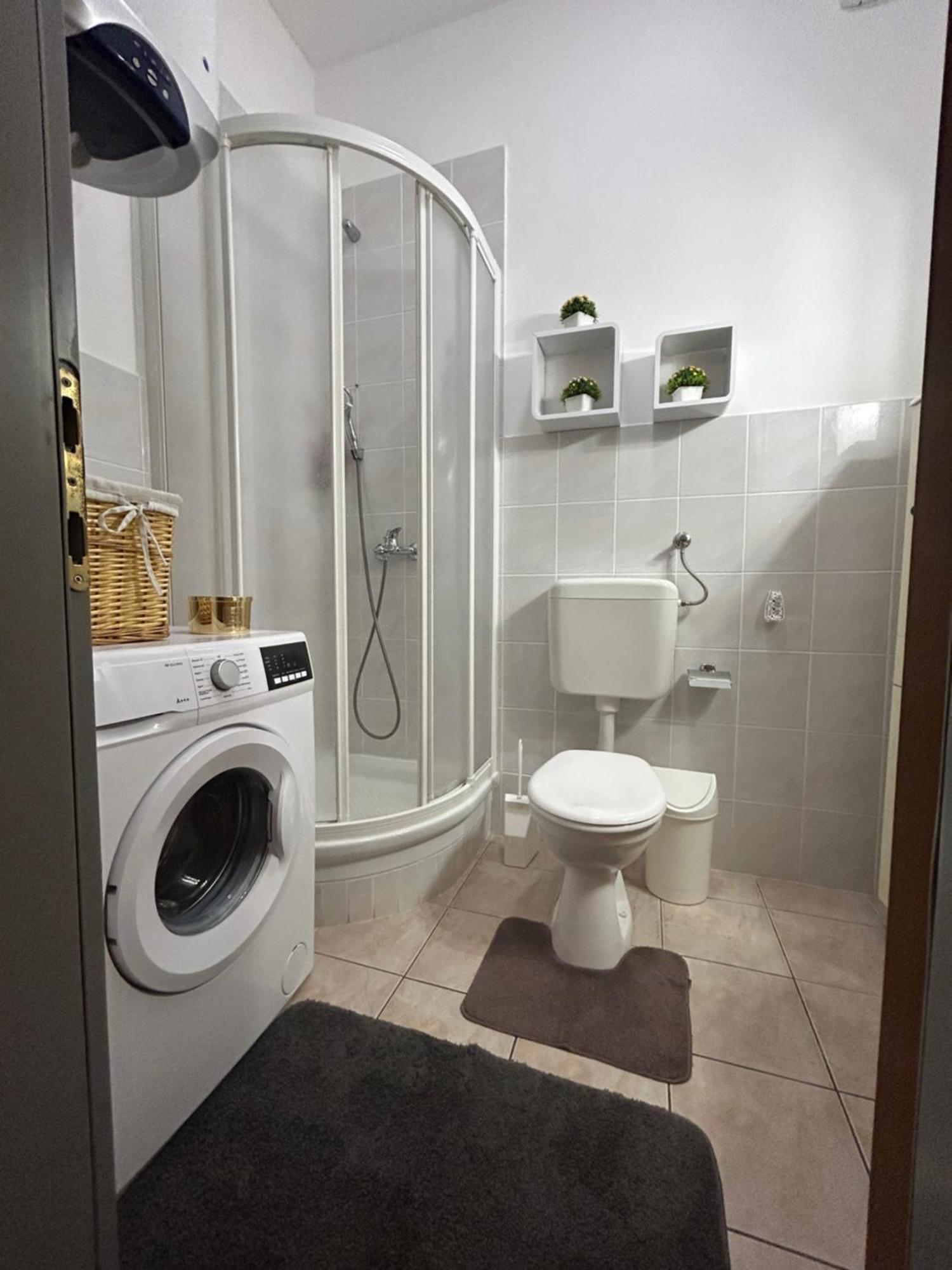 נובליה Apartments Mat מראה חיצוני תמונה