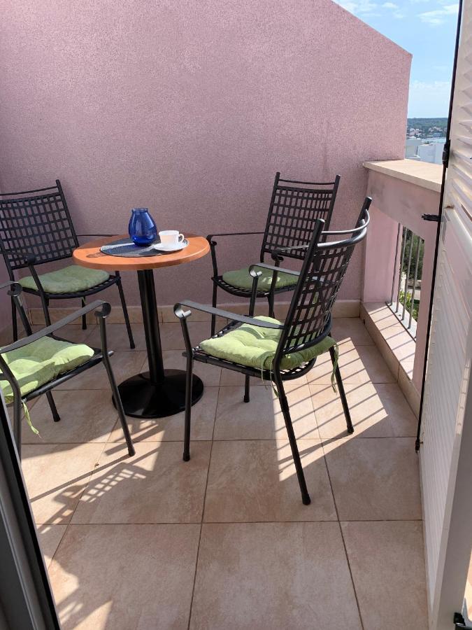 נובליה Apartments Mat מראה חיצוני תמונה